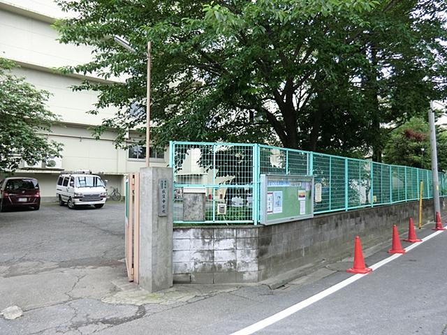 Junior high school. 872m to Suginami Ward Ogikubo Junior High School