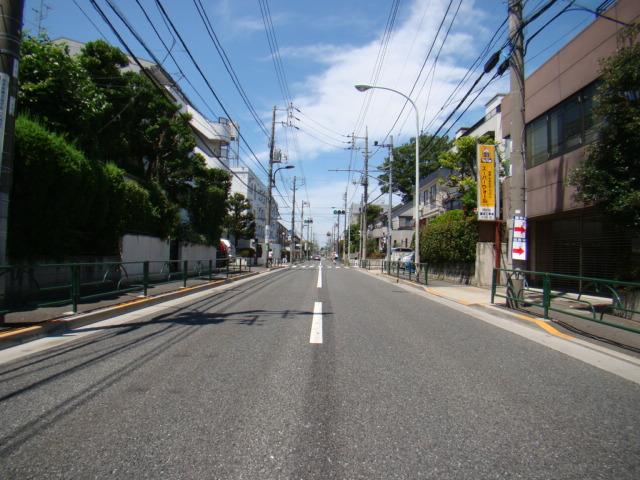 Local photos, including front road. Local (12 May 2013) Shooting