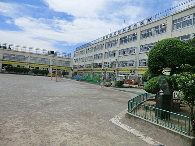 Primary school. 812m to Suginami Ward Shinomiya Elementary School