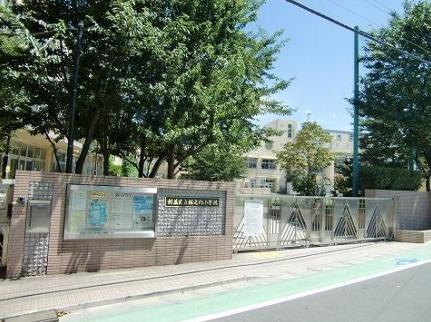 Primary school. 392m to Suginami Ward Horinouchi Elementary School