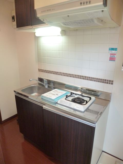 Kitchen. 1-neck with stove Gasukitchin