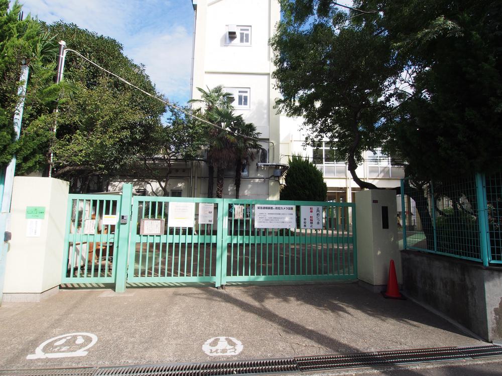 Primary school. 250m to Suginami Ward Nishida Elementary School