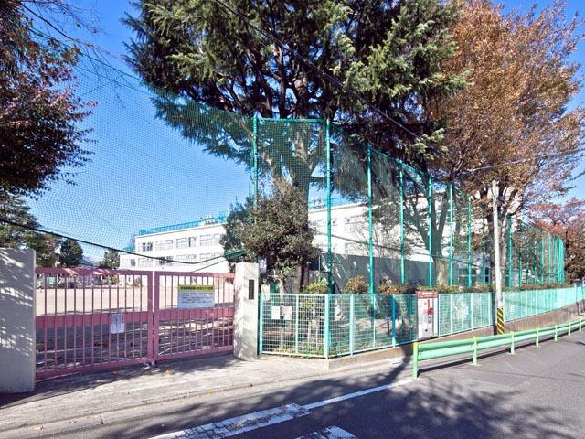 Primary school. 240m to Suginami Ward Kutsukake Elementary School