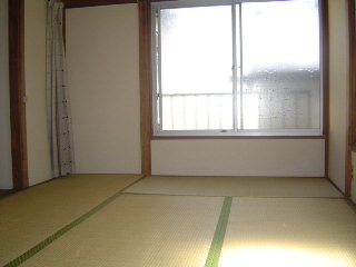 Living and room. East-facing room