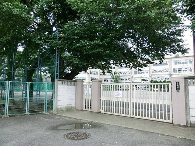 Junior high school. 970m to Suginami Ward Nishinomiya Junior High School