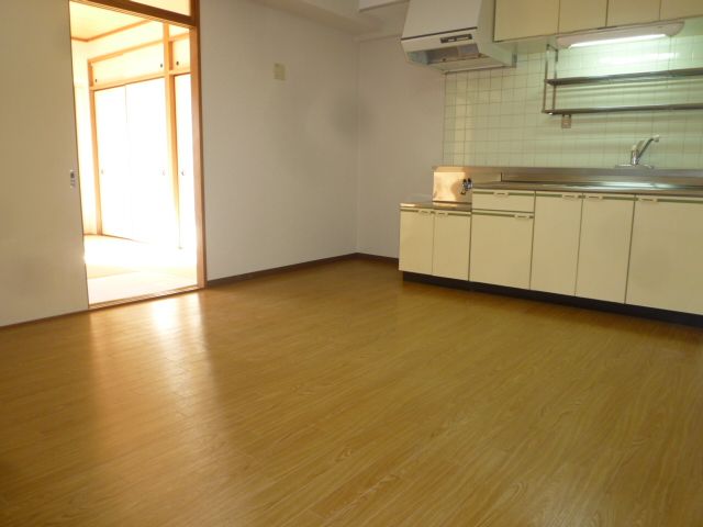 Living and room. The spacious dining room