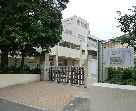 Primary school. 902m to Suginami Ward Takaido elementary school (elementary school)