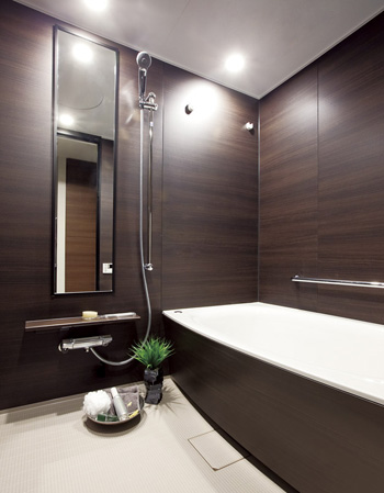 Bathing-wash room.  [Bathroom] To lower the height of the crossing to the bathtub, Is also easy-to-use specifications in the safer of the small children and the elderly.