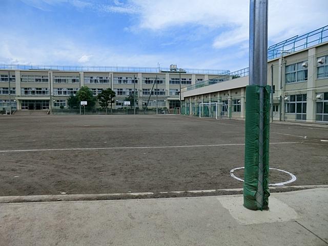 Junior high school. 440m to Suginami Ward Higashihara Junior High School