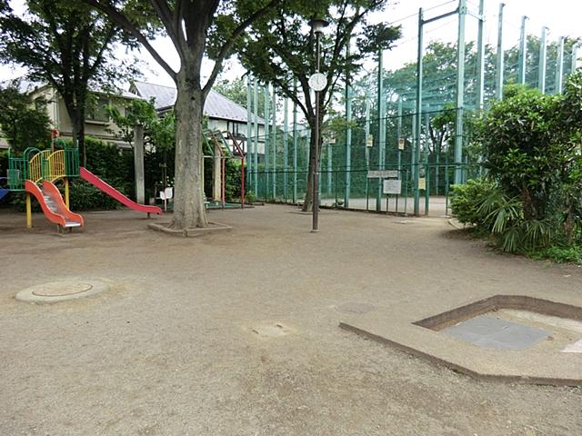 park. Minamiogikubo to Central Park 950m