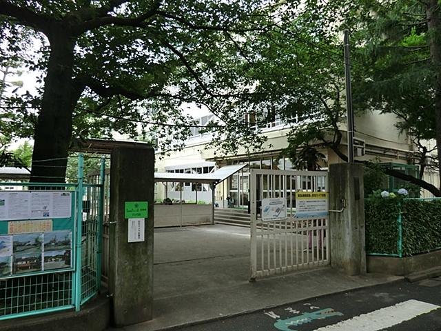 Primary school. 753m to Suginami Tatsusumibi elementary school
