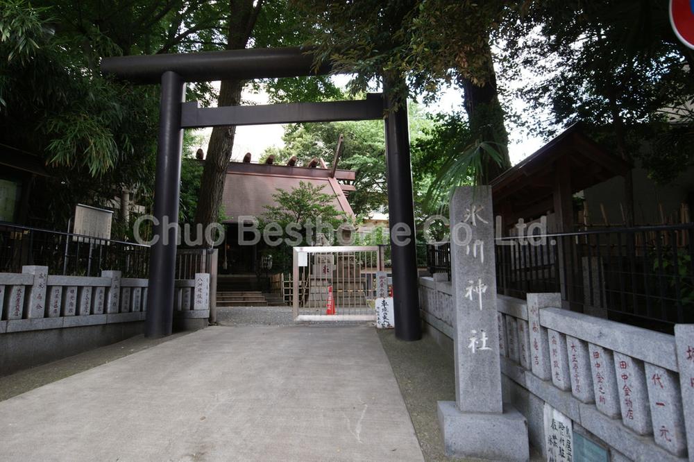 Streets around. To Hikawa Shrine 100m