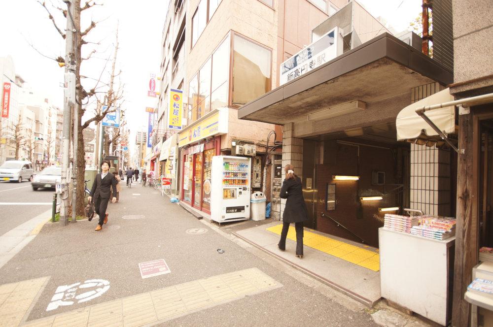 Local guide map. Marunouchi Line "Shin Koenji" station