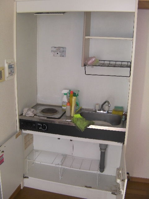 Kitchen.  ☆  ☆ It is a photograph of another in Room. Please refer to ☆  ☆ 