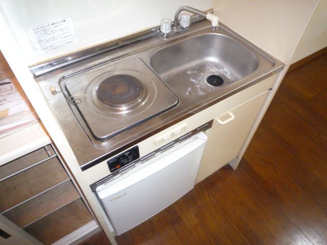 Kitchen. Electric stove