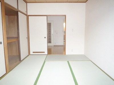 Living and room. 6 Pledge of Japanese-style room ☆