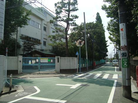 Primary school. 1000m to Takaido second elementary school (elementary school)