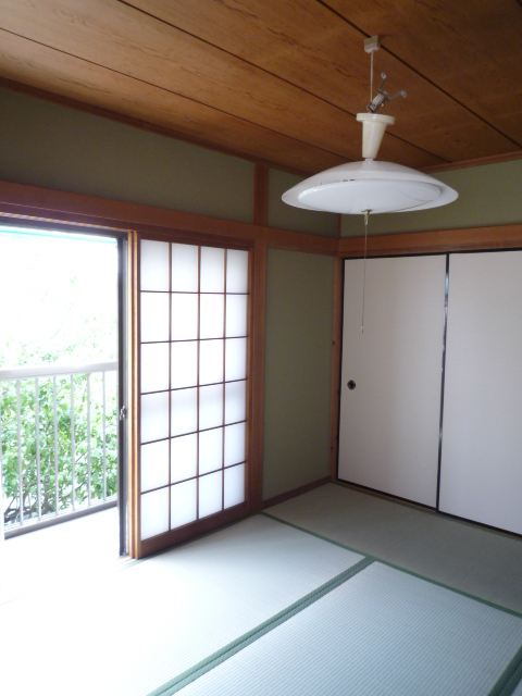 Living and room. First floor Japanese-style room 6 quires