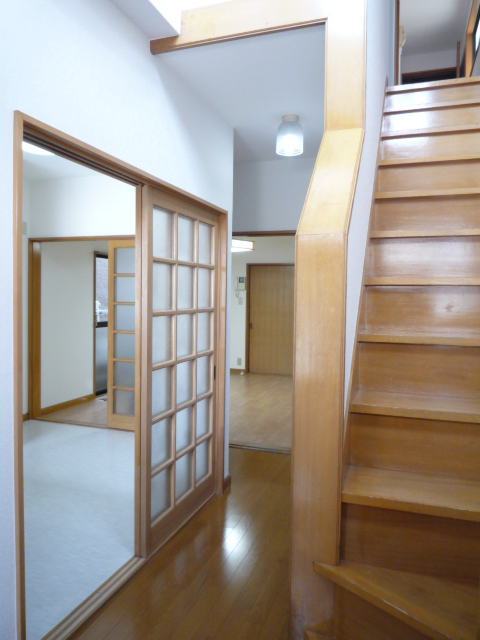 Other room space. 1 Kairoka Flooring Chokawa Storage under the stairs there