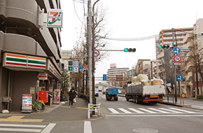 Convenience store. Eleven Suginami Takaido Ekimae up (convenience store) 192m