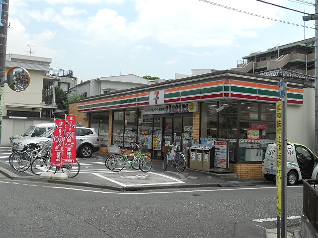 Convenience store. Seven-Eleven Suginami Momoi 4-chome up (convenience store) 31m