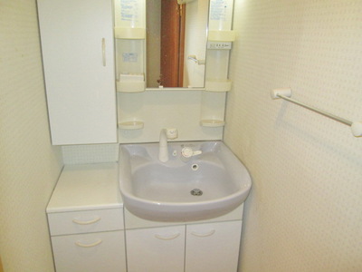 Washroom. Dressing room ・ Wash basin