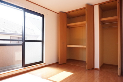 Living and room. Facing south in the bright Western-style ◎