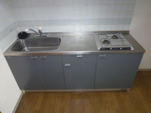 Kitchen. Gas stove is 2 Kuchitsuki