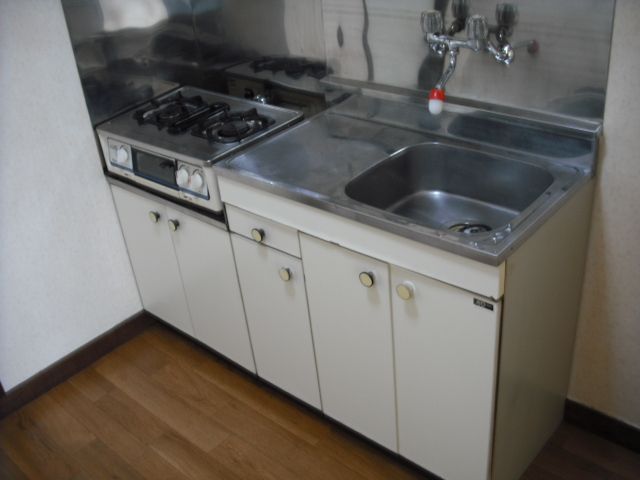 Kitchen. Gasukitchin two-burner is installed possible dishes Easy.