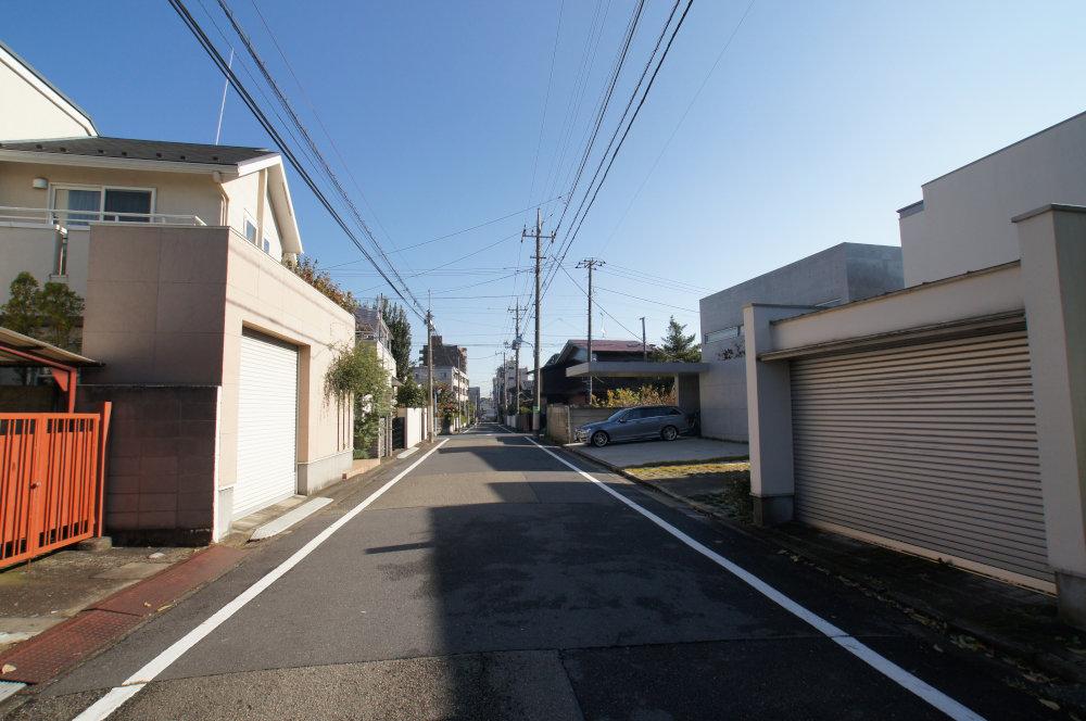 Local photos, including front road. Minamiogikubo is not and clean the road even in Suginami, It has become a popular residential area as calm residential area. 