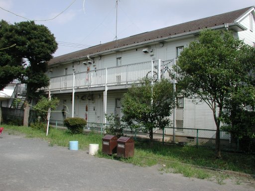 Building appearance. There is the oldest Ogikubo park in the municipal to the north