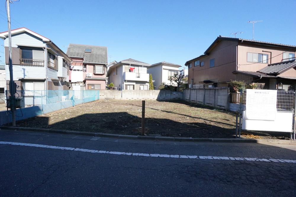 Local appearance photo. Is a quiet residential area low-rise housing is often.