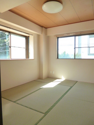 Living and room.  ☆ Good Japanese-style breathable in the corner room ☆ 