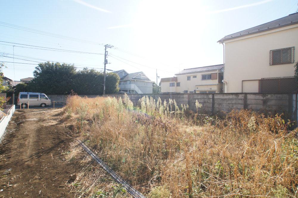 Local land photo. Since the current state of vacant lot, We know well the surrounding environment. 