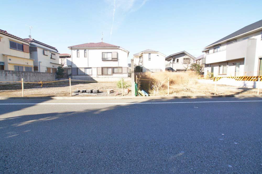 Local land photo. It is a subdivision of the total 6 compartment. Center line, Inokashira is both Station available. 