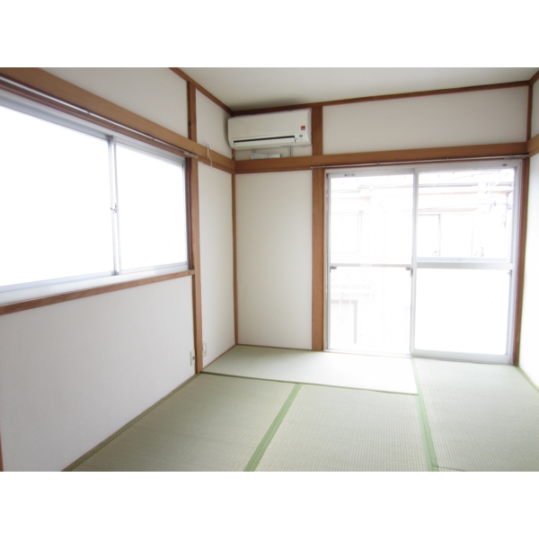 Other. * 201, Room photo North-facing window there is no.