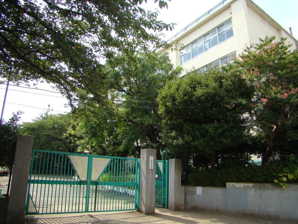 Junior high school. 1248m to Suginami Ward rush Junior High School