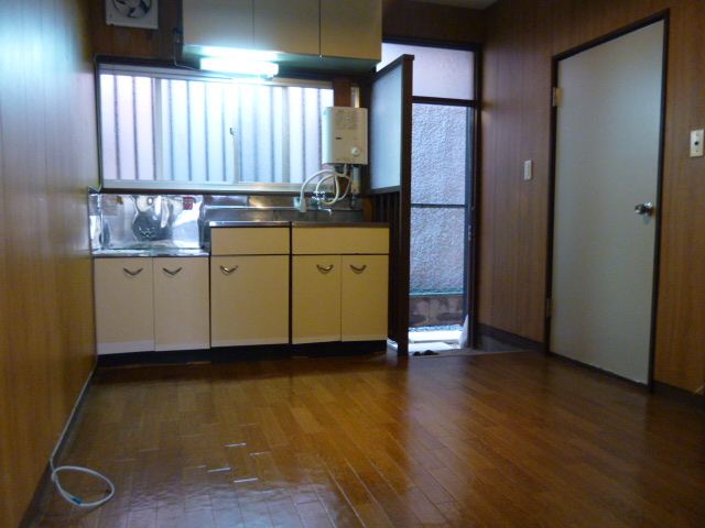 Kitchen. Dining space