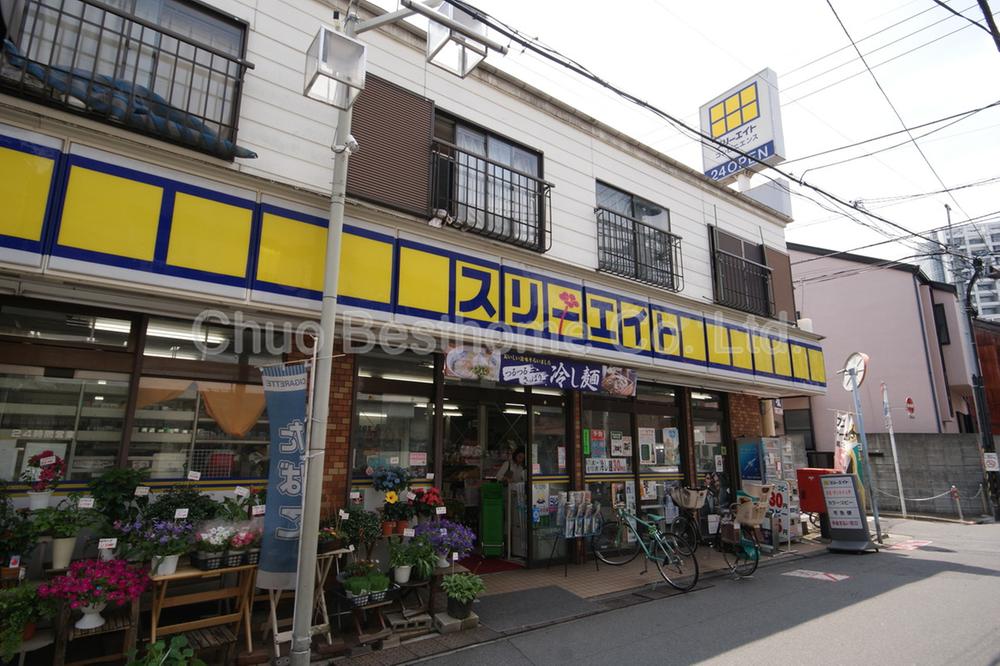 Convenience store. 165m up to three Eight Amanuma shop