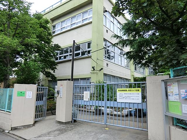 Primary school. 620m to Suginami Ward Momoi fourth elementary school