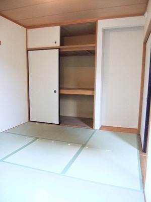 Living and room.  ※ Image will be the other issue chamber. 