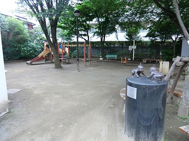 park. Nishiogiminami 600m until the children's park