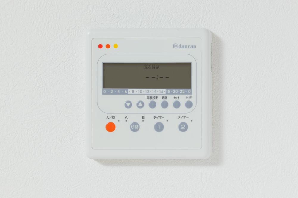 Cooling and heating ・ Air conditioning. Heating gently in the radiant heat from the floor, Adopt a clean floor heating that does not wind the dust. 