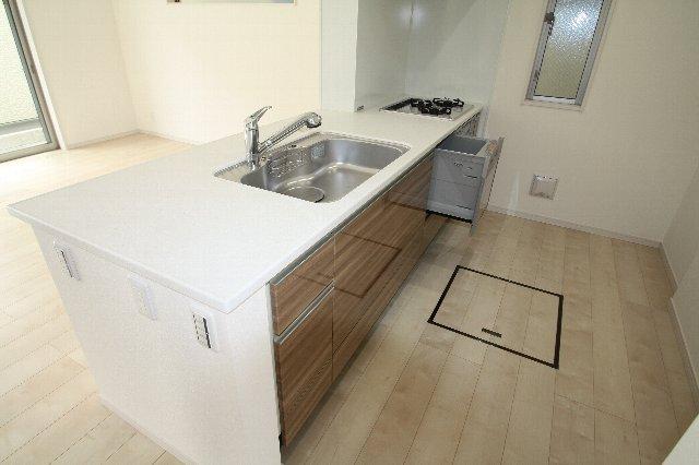 Kitchen. B Building