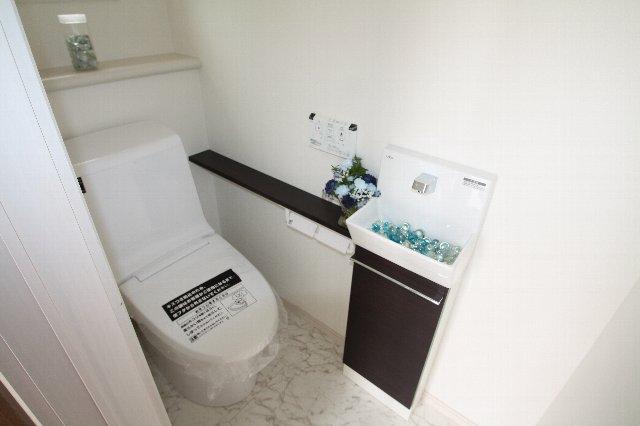 Toilet. B Building