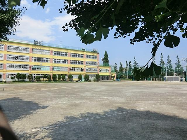 Junior high school. Koyo 530m until junior high school