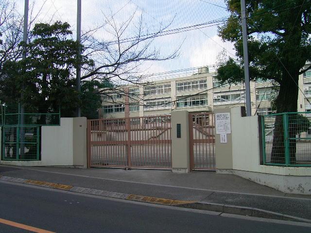 Junior high school. Ogikubo 282m until junior high school