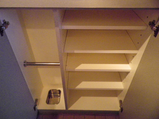 Entrance. Cupboard