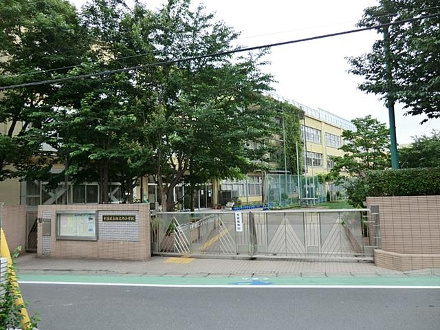 Primary school. 862m to Suginami Ward Horinouchi Elementary School