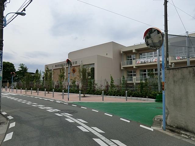 Junior high school. 350m to Suginami Ward Matsutani Junior High School